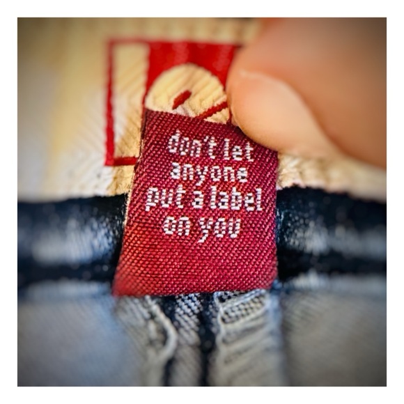 LEI Cropped Acid Wash Jeggings Size 5 NEW. - Picture 5 of 8